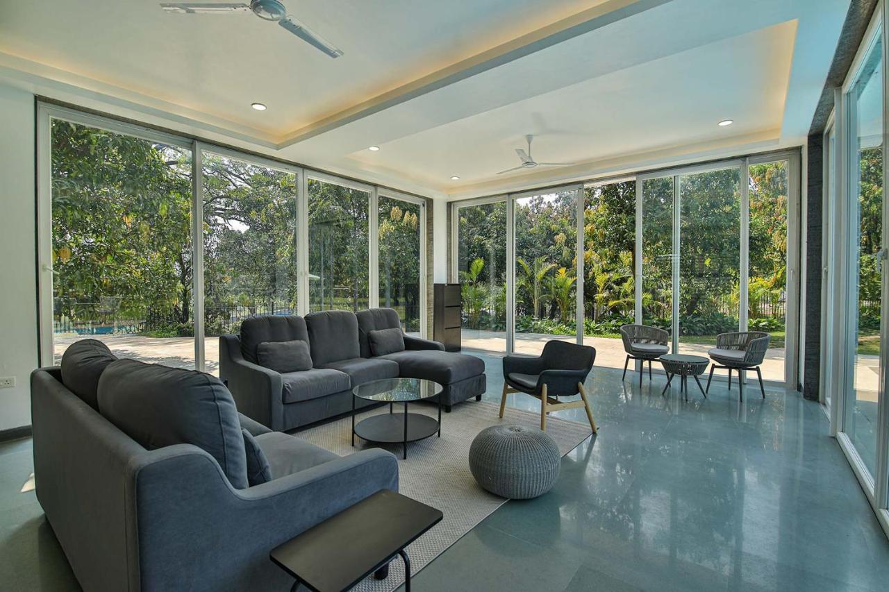 Twilight Grove By Stayvista - Pool- View Villa With Manicured Lawn, Contemporary Interiors & Home Theatre Karjat Exterior foto
