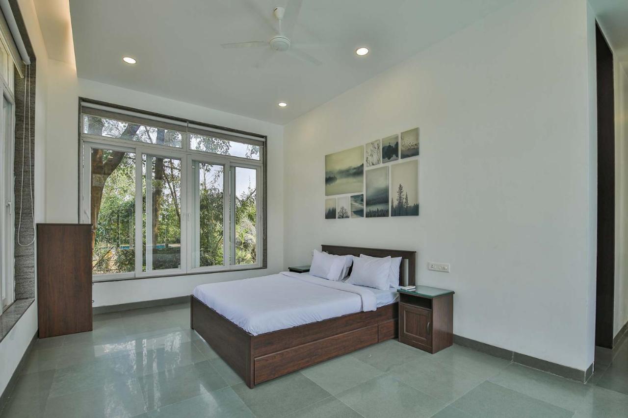 Twilight Grove By Stayvista - Pool- View Villa With Manicured Lawn, Contemporary Interiors & Home Theatre Karjat Exterior foto