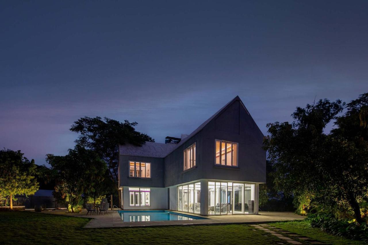 Twilight Grove By Stayvista - Pool- View Villa With Manicured Lawn, Contemporary Interiors & Home Theatre Karjat Exterior foto