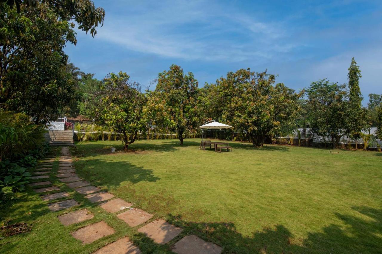 Twilight Grove By Stayvista - Pool- View Villa With Manicured Lawn, Contemporary Interiors & Home Theatre Karjat Exterior foto